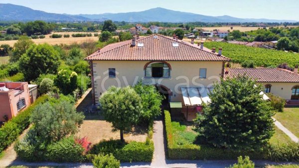 appartamento in vendita ad Arezzo in zona Frassineto