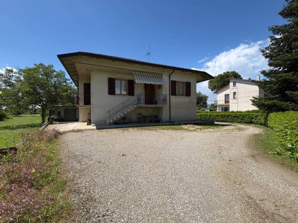 casa indipendente in vendita ad Arezzo in zona Ponte Alla Chiassa