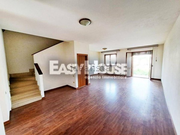 casa indipendente in vendita ad Arezzo in zona Ponte Buriano-Cincelli