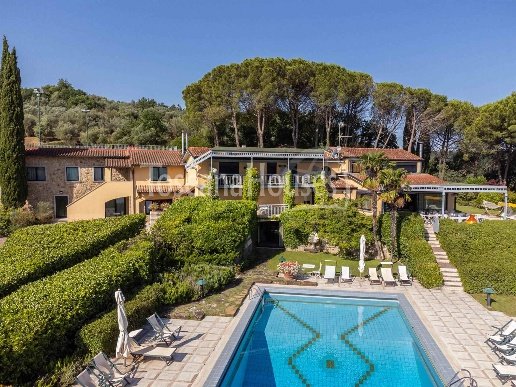 casa indipendente in vendita ad Arezzo in zona Agazzi