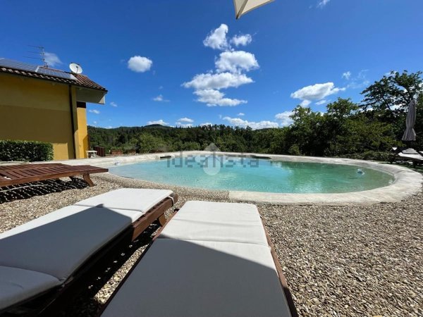 casa indipendente in vendita ad Arezzo in zona Santa Firmina