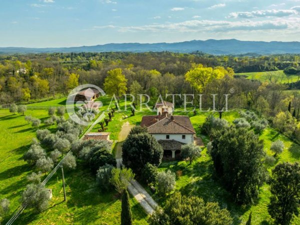 casa indipendente in vendita ad Arezzo