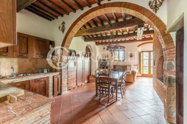 casa indipendente in vendita ad Arezzo