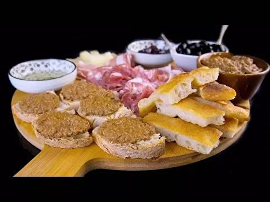 negozio in vendita ad Arezzo in zona Centro Città