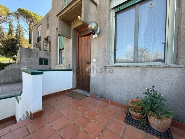 casa indipendente in vendita ad Arezzo in zona Olmo