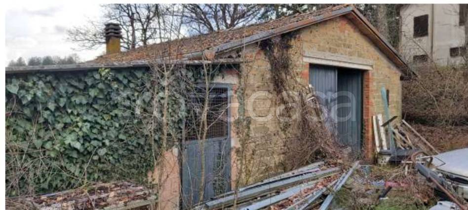 casa indipendente in vendita ad Arezzo in zona Palazzo del Pero