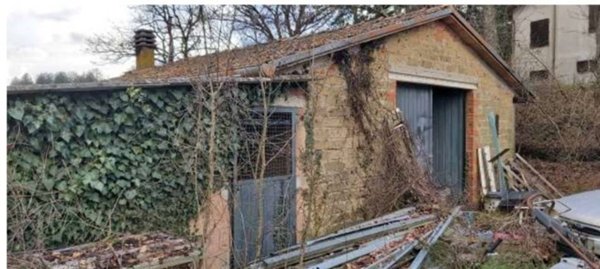 casa indipendente in vendita ad Arezzo in zona Palazzo del Pero