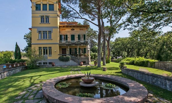 casa indipendente in vendita ad Arezzo