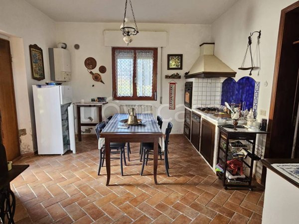 appartamento in vendita ad Arezzo in zona Ceciliano