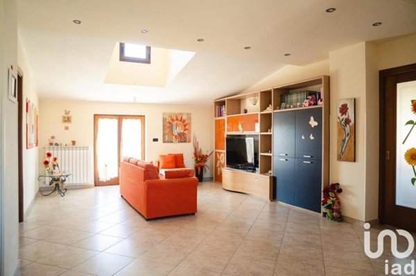 casa indipendente in vendita ad Arezzo in zona Centro Città