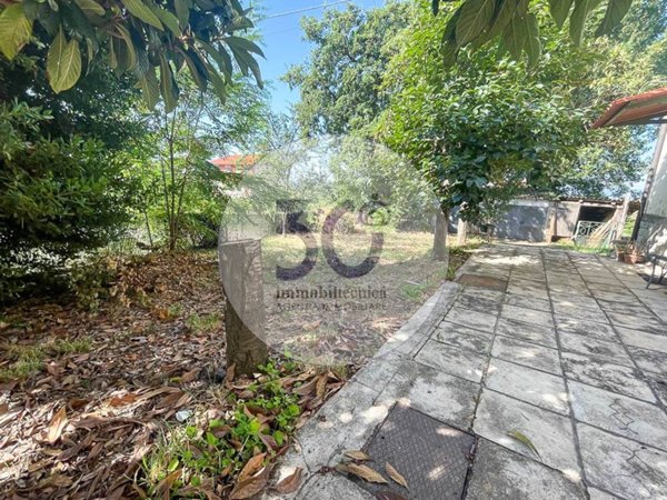 casa indipendente in vendita ad Arezzo in zona Puliciano