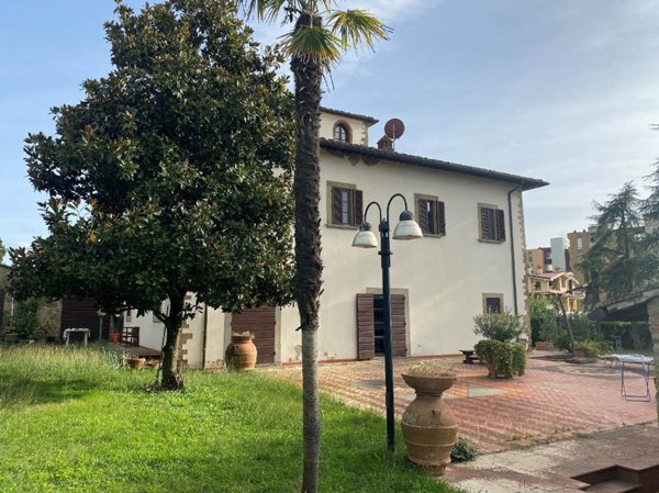 casa indipendente in vendita ad Arezzo in zona Centro Città