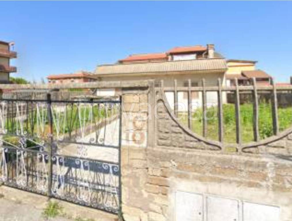 casa indipendente in vendita ad Arezzo in zona Ponte Alla Chiassa