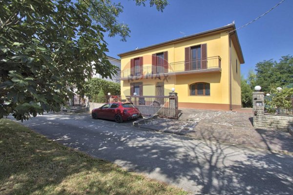 casa indipendente in vendita ad Arezzo in zona Agazzi