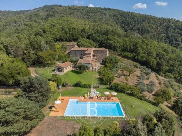 casa indipendente in vendita ad Arezzo in zona Staggiano