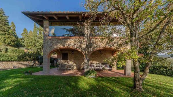 casale in vendita ad Arezzo in zona Chiassa-Tregozzano