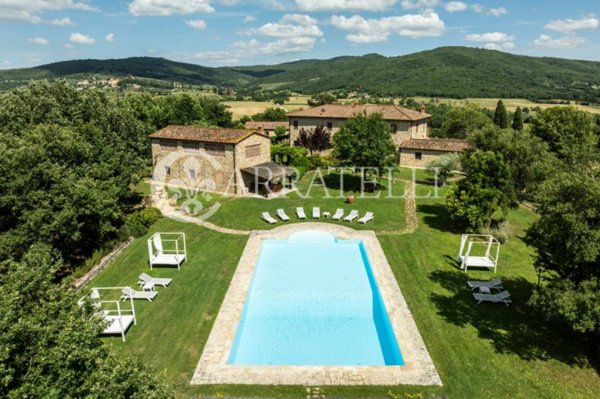 casa indipendente in vendita ad Arezzo in zona Centro Città