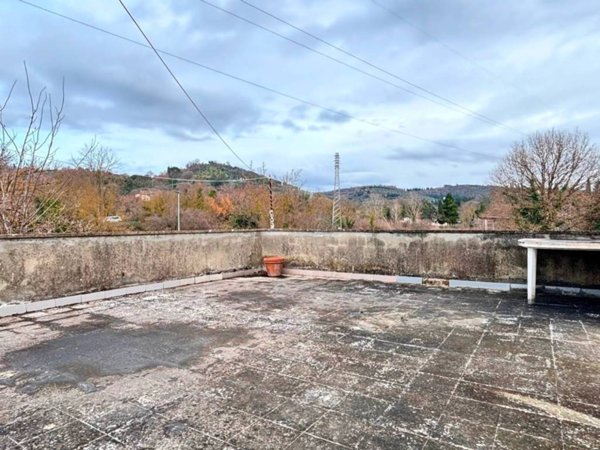 casa indipendente in vendita ad Arezzo in zona Santa Firmina