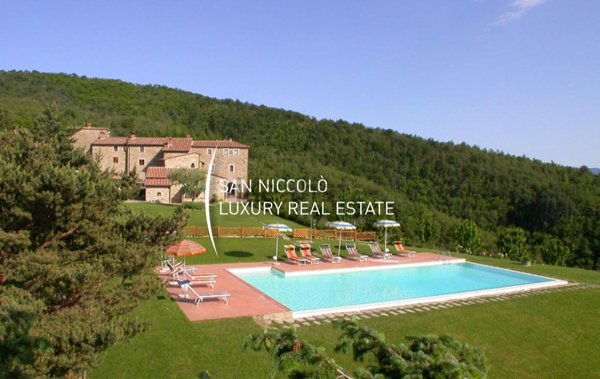 casa indipendente in vendita ad Arezzo in zona Staggiano
