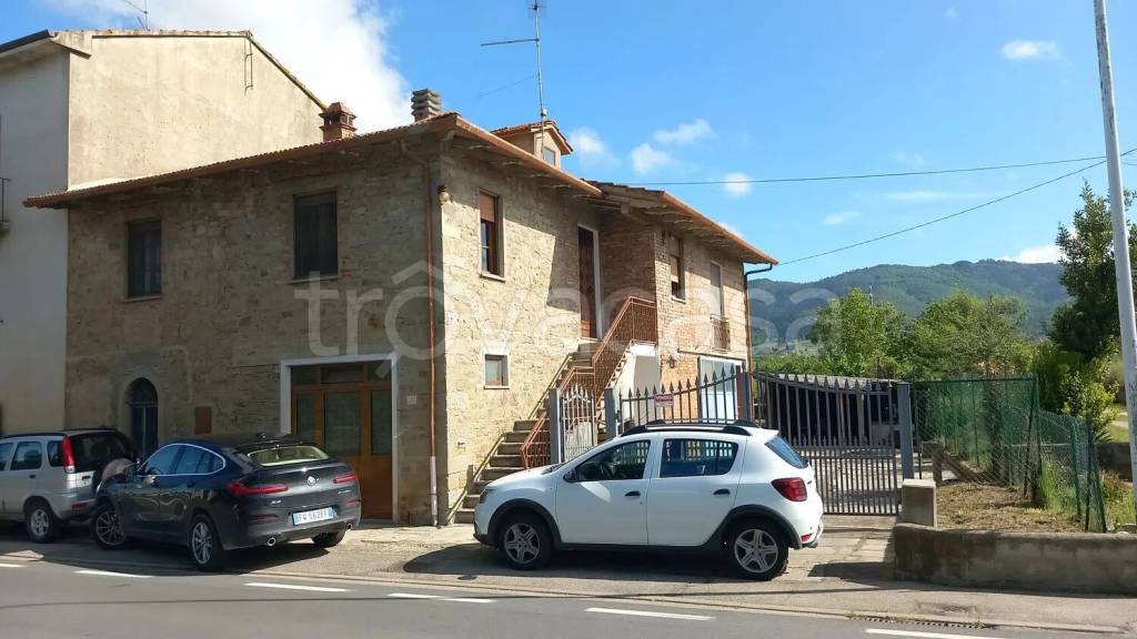 casa indipendente in vendita ad Arezzo in zona Rigutino