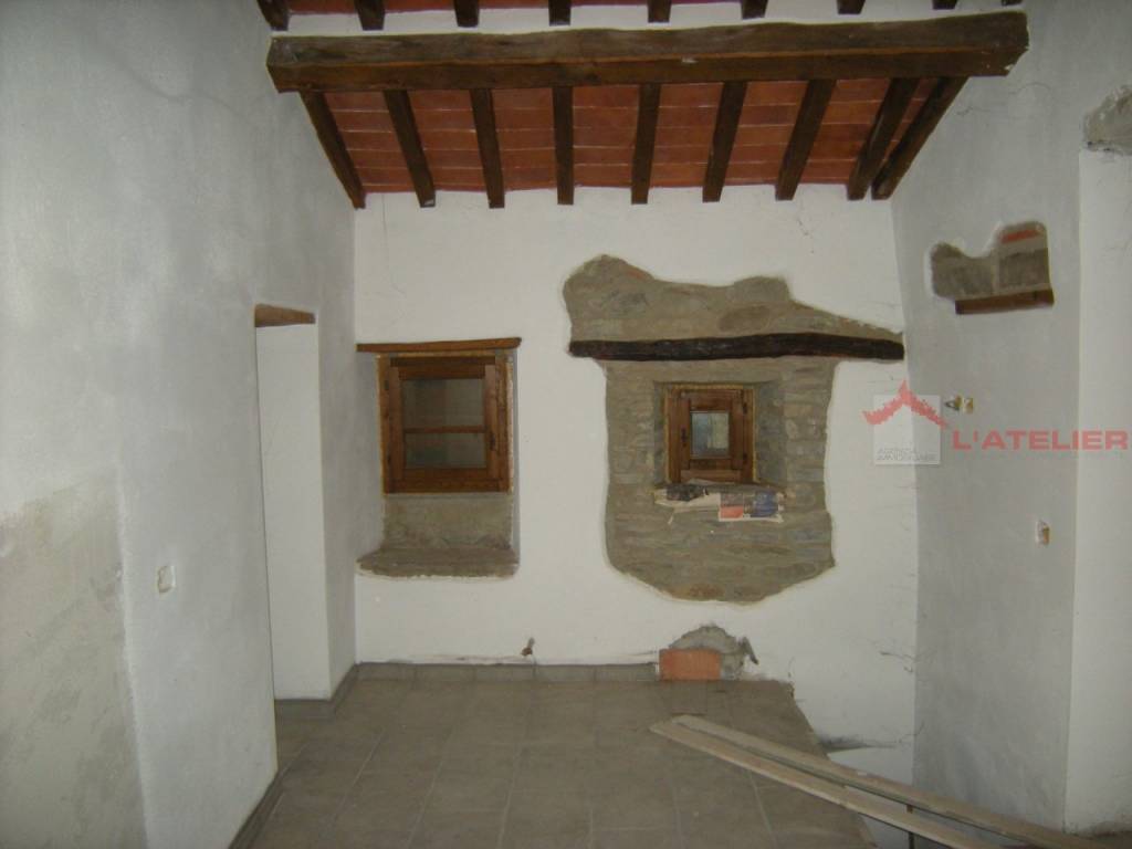 casa indipendente in vendita ad Arezzo in zona Palazzo del Pero