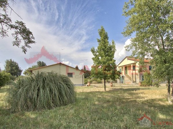 casa indipendente in vendita ad Arezzo in zona Fiorentina