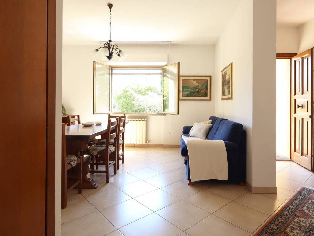 casa indipendente in vendita ad Arezzo in zona Rigutino
