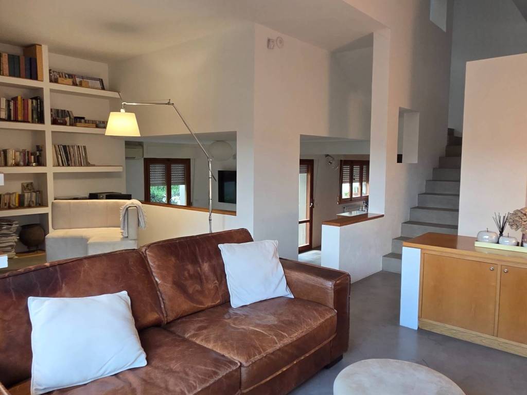 casa indipendente in vendita ad Arezzo in zona Molin Nuovo