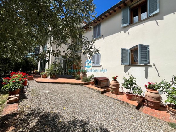 casa indipendente in vendita ad Arezzo in zona Centro Città