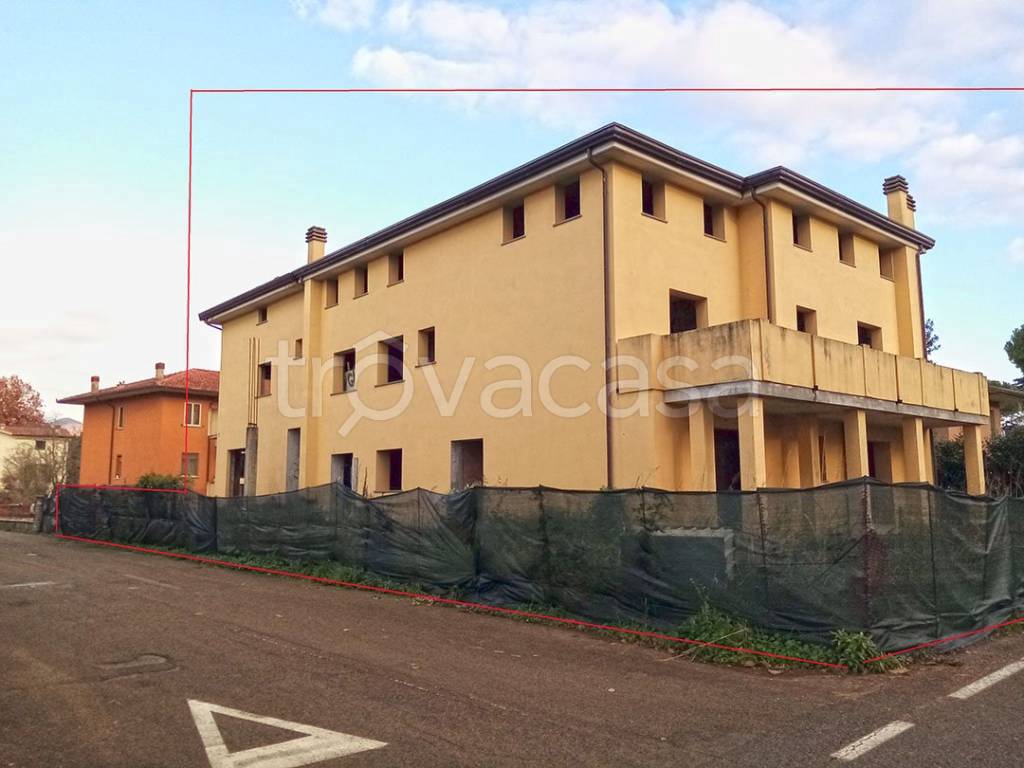 casa indipendente in vendita ad Arezzo in zona Ponte Alla Chiassa