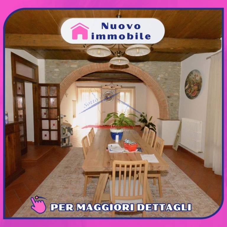 casa indipendente in vendita ad Arezzo in zona Quarata