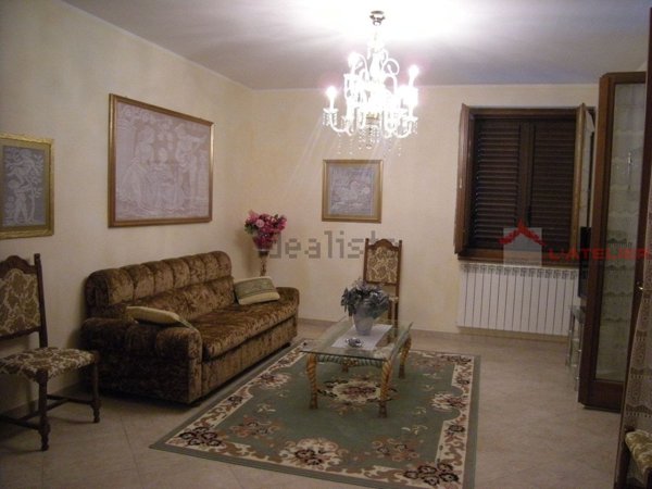 casa indipendente in vendita ad Arezzo in zona Campoluci