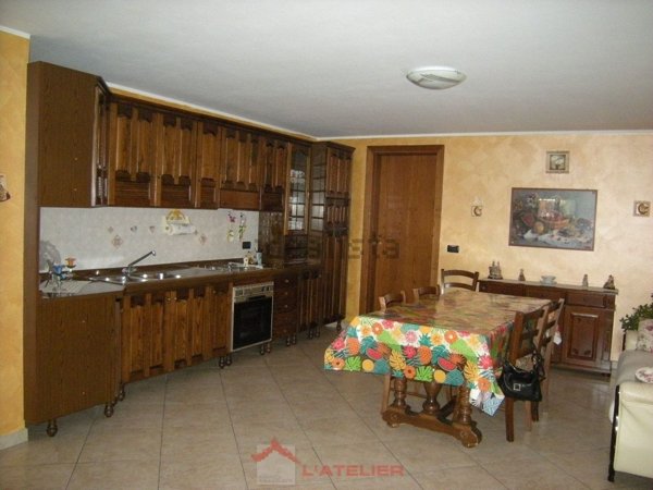 casa indipendente in vendita ad Arezzo in zona Campoluci