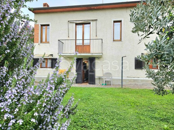 casa indipendente in vendita ad Arezzo in zona Ponte Alla Chiassa