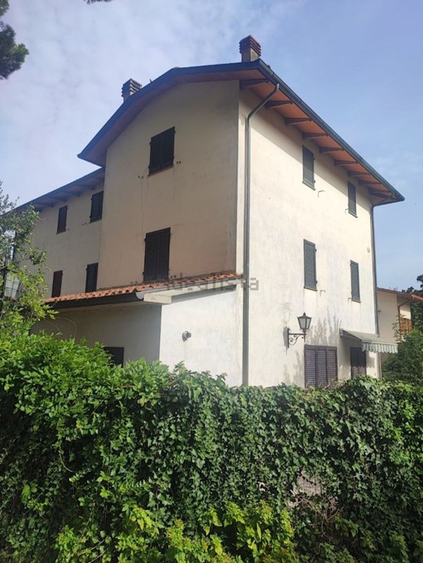 casa indipendente in vendita ad Arezzo in zona Centro Città