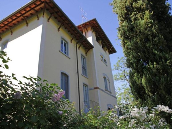 casa indipendente in vendita ad Arezzo in zona Agazzi