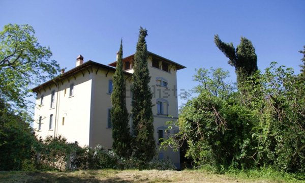 casa indipendente in vendita ad Arezzo in zona Agazzi