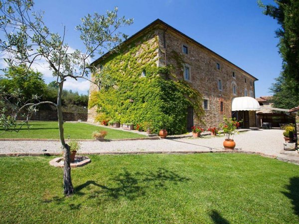 casa indipendente in vendita ad Arezzo in zona Santa Firmina
