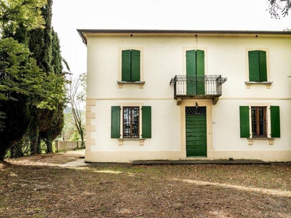 casa indipendente in vendita ad Arezzo