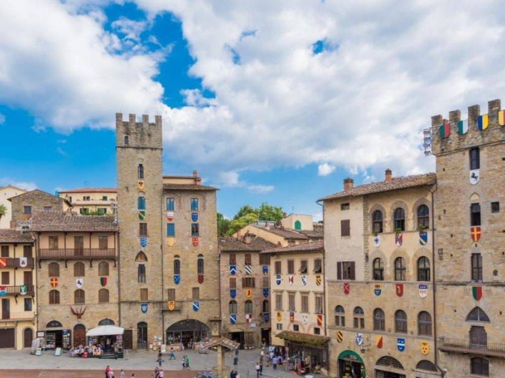 locale commerciale in vendita ad Arezzo