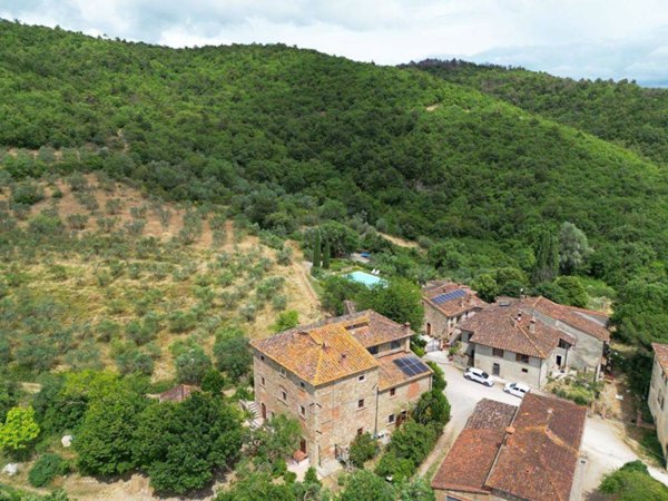 casa indipendente in vendita ad Arezzo in zona Fiorentina