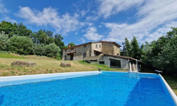 casa indipendente in vendita ad Arezzo