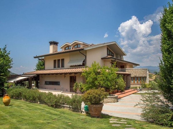casa indipendente in vendita ad Arezzo