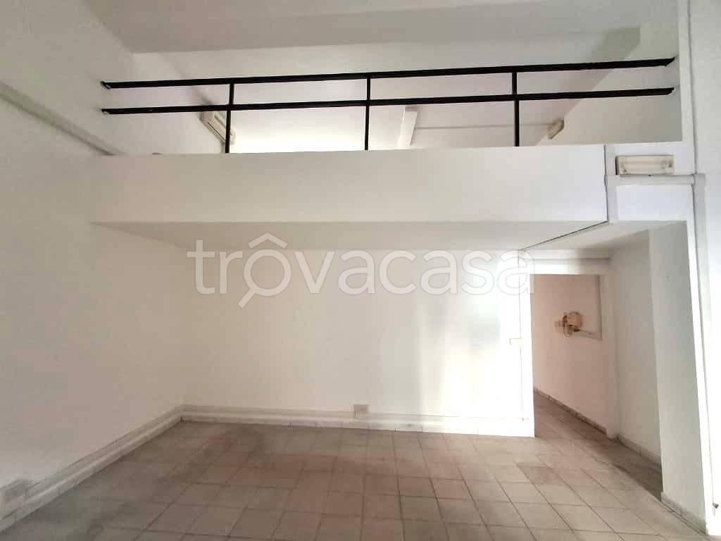 locale commerciale in vendita ad Arezzo in zona Giotto/XXV Aprile