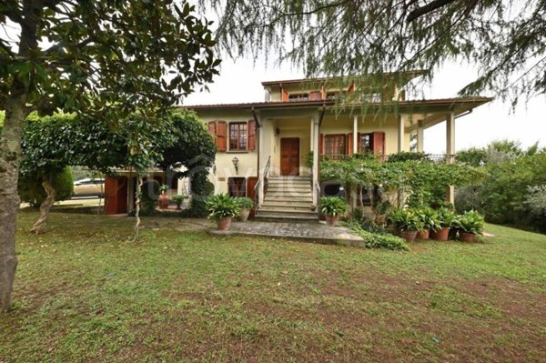 casa indipendente in vendita ad Arezzo in zona Tregozzano