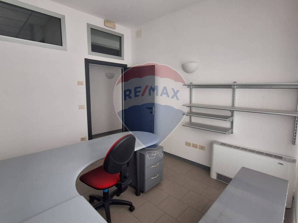 ufficio in vendita ad Arezzo in zona Centro Città