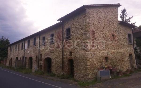 negozio in vendita ad Arezzo in zona Quarata