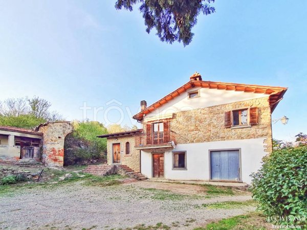 casa indipendente in vendita ad Arezzo in zona Staggiano