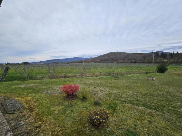 casa indipendente in vendita ad Arezzo in zona Vitiano