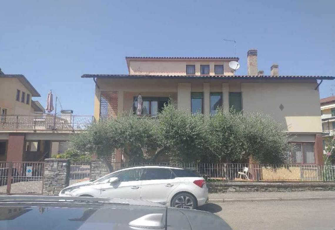 casa indipendente in vendita ad Arezzo in zona Centro Città